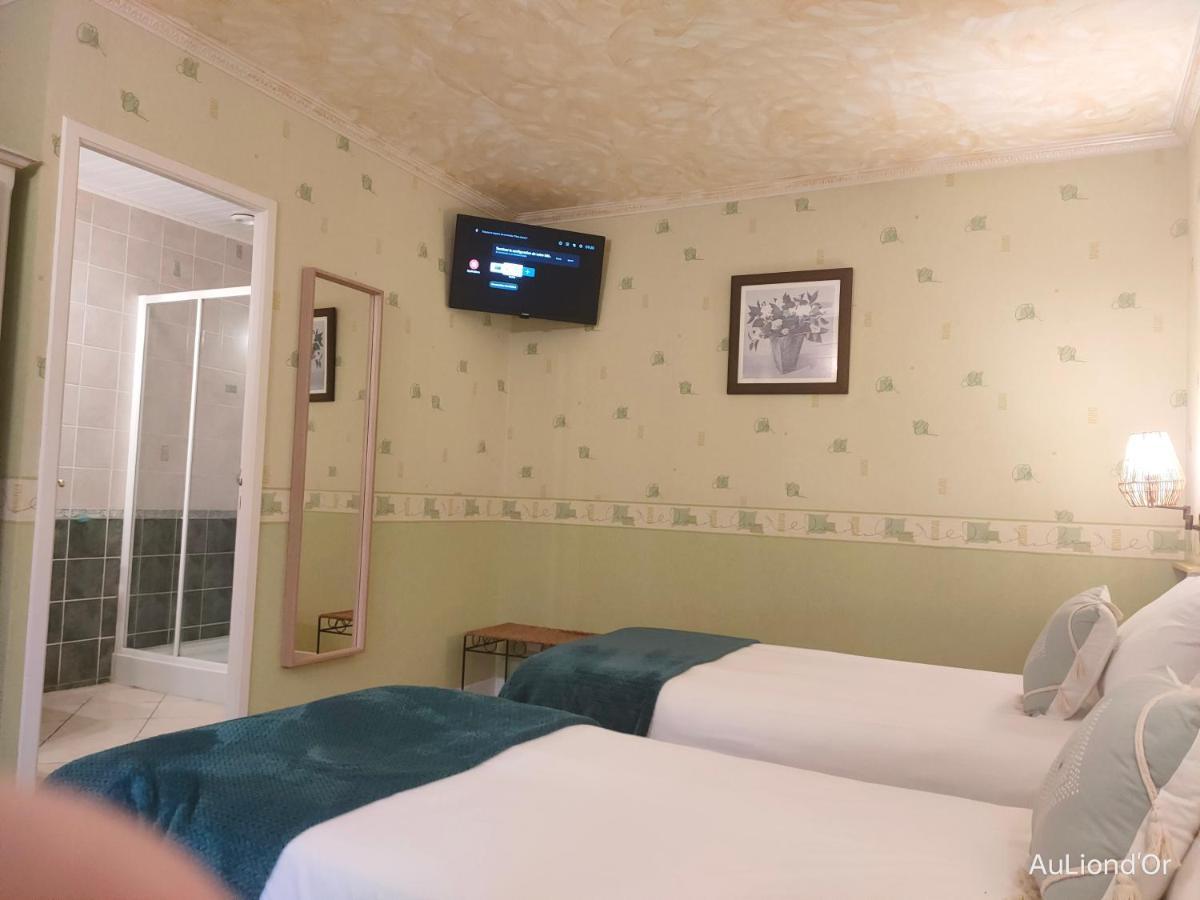 Le Royal Hotel Saint-Pol-sur-Ternoise ภายนอก รูปภาพ