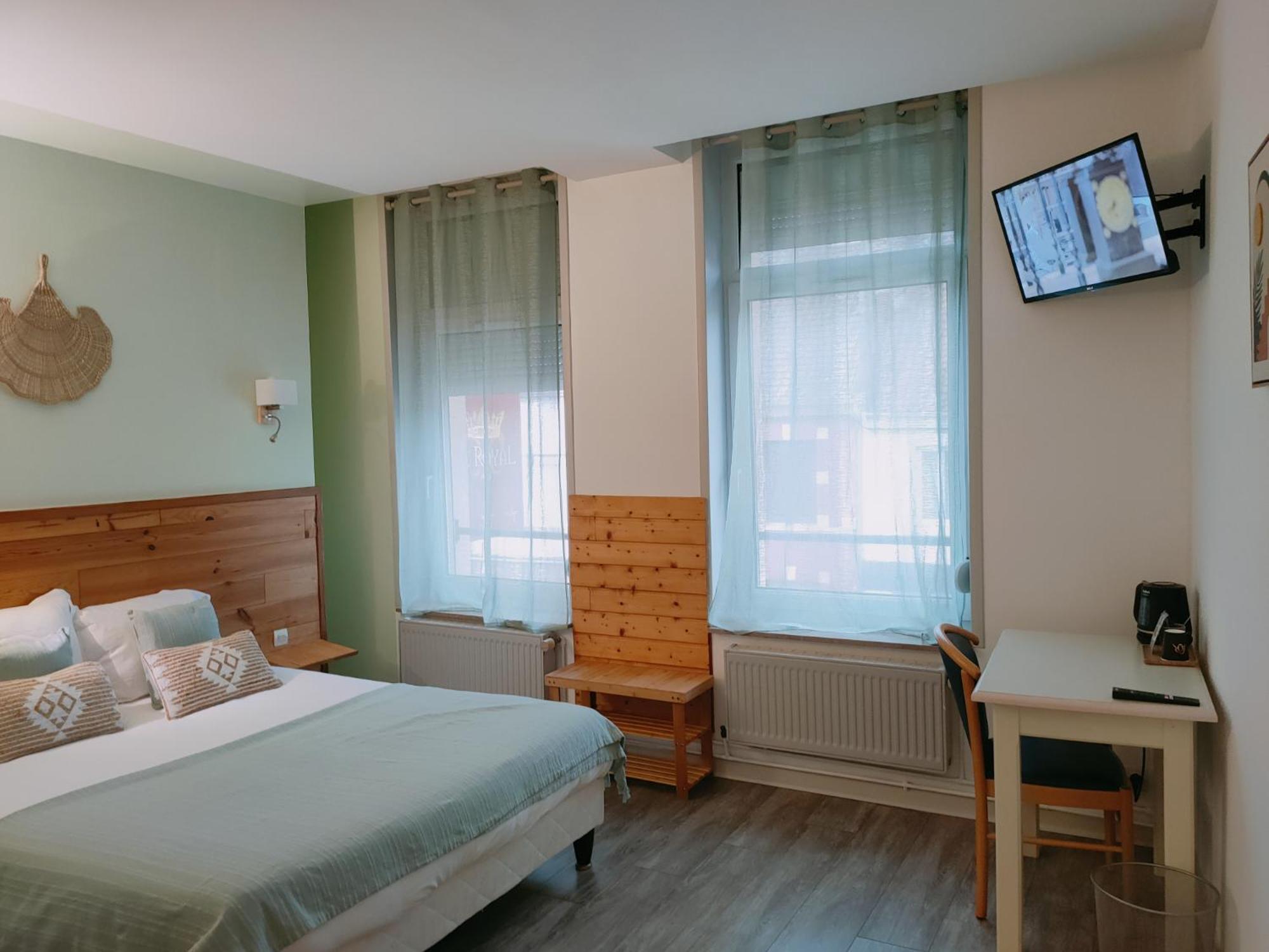 Le Royal Hotel Saint-Pol-sur-Ternoise ภายนอก รูปภาพ