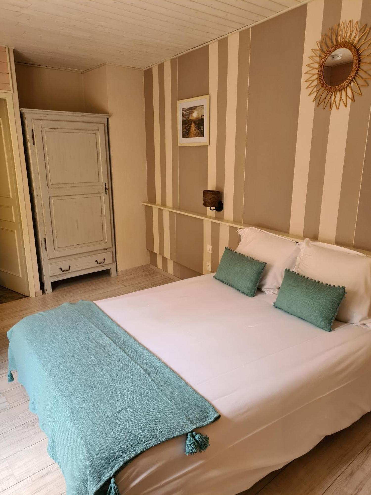 Le Royal Hotel Saint-Pol-sur-Ternoise ภายนอก รูปภาพ