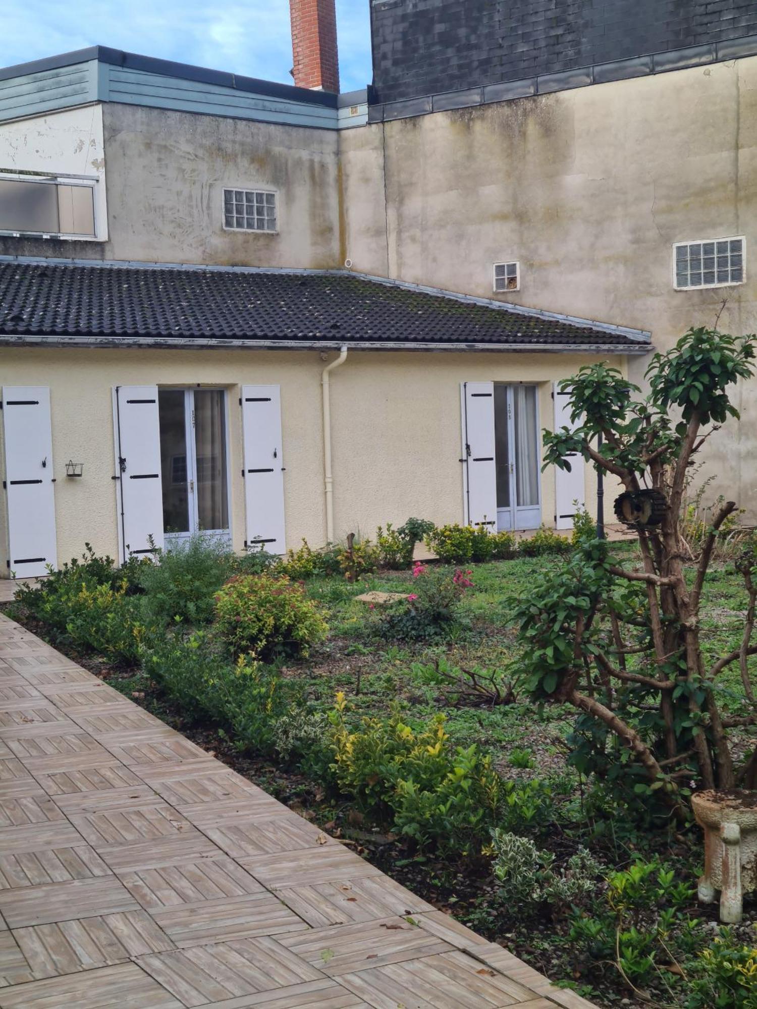 Le Royal Hotel Saint-Pol-sur-Ternoise ภายนอก รูปภาพ